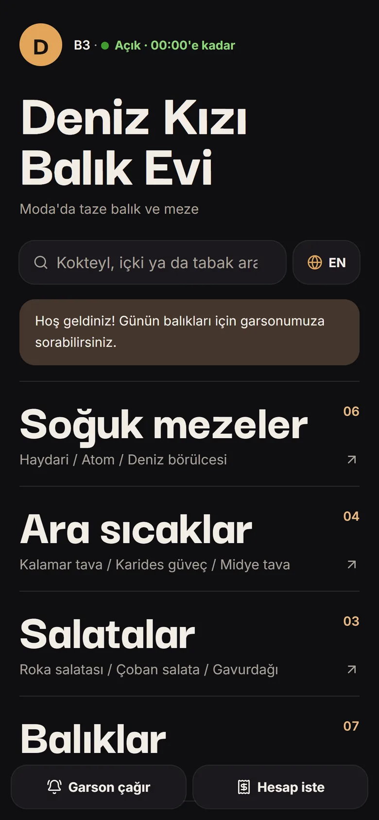 Gece Barı tasarımında koyu zemin üzerinde büyük yazılı kategori listesi gösteren QR menü ekranı